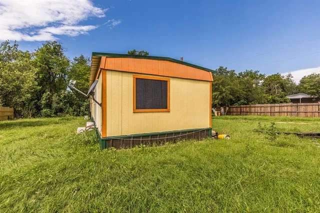 $75,000 | 190 Creek Drive, Whitney, TX 76692