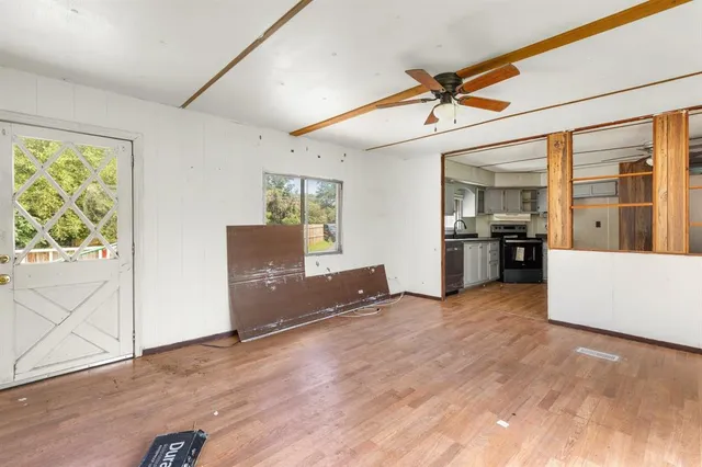 $75,000 | 190 Creek Drive, Whitney, TX 76692