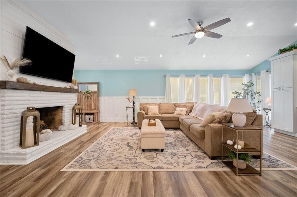 664 Field Club Road Pittsburgh, PA 15238 - Photo 4 of 30 Gallery Image 4