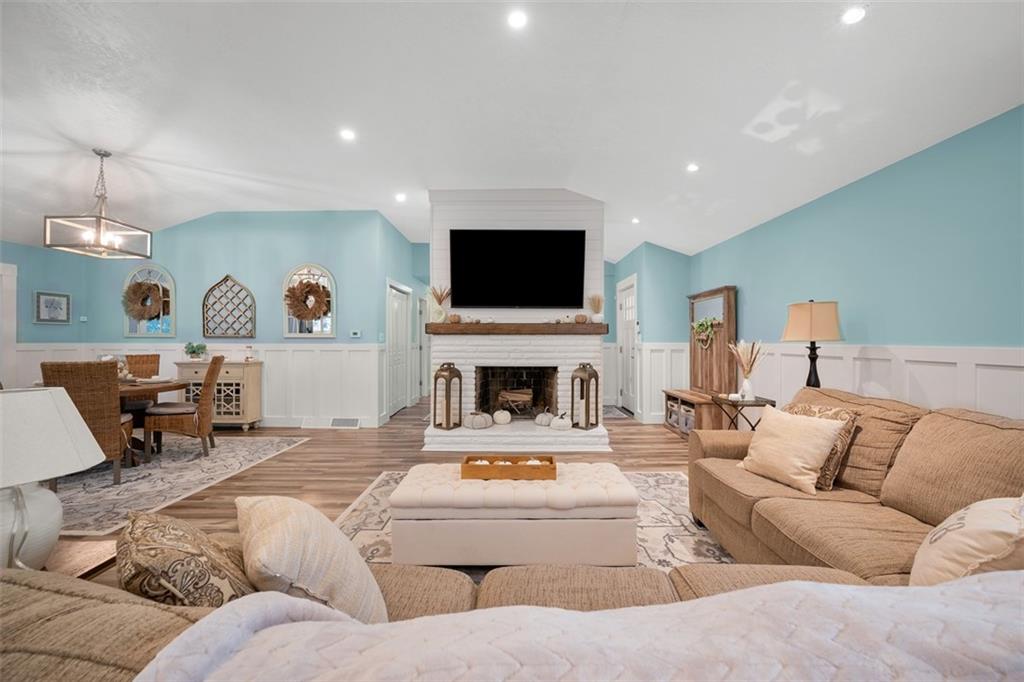 664 Field Club Road Pittsburgh, PA 15238 - Photo 5 of 30 Gallery Image 5