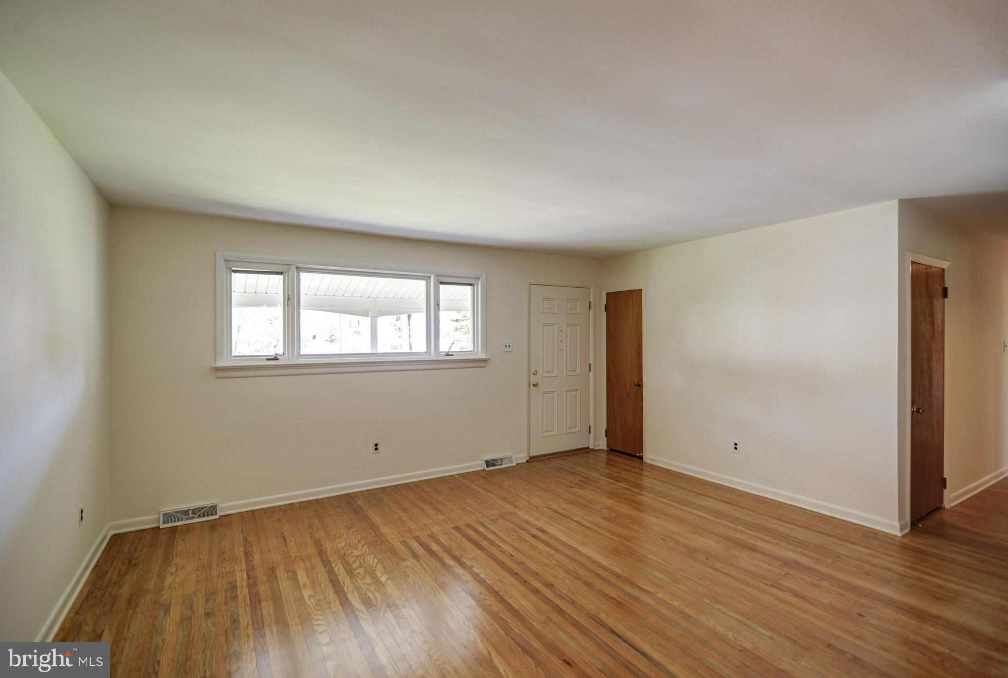 144 Cardinal Road Chalfont, PA 18914 - Photo 4 of 24 Gallery Image 4