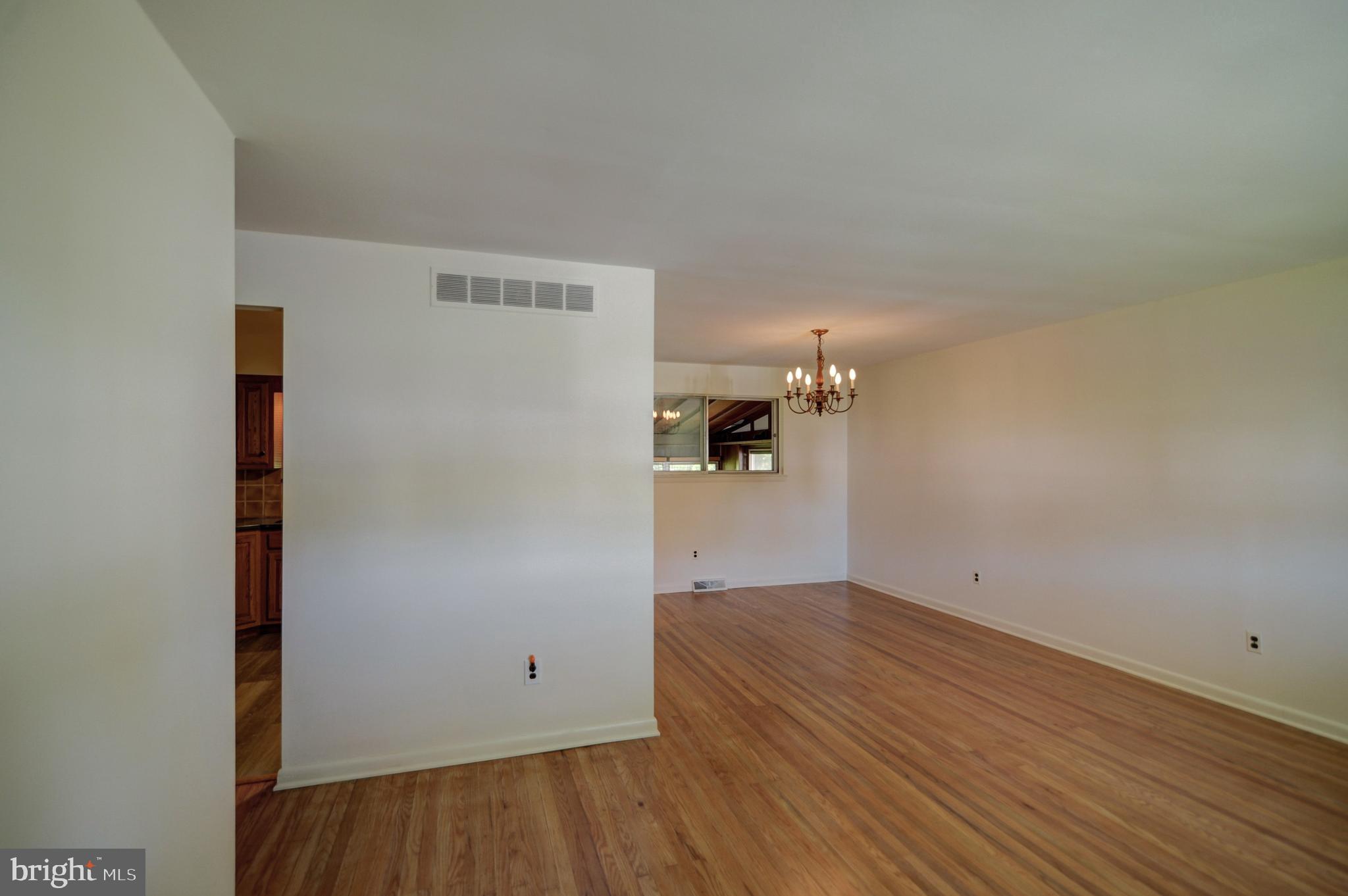 144 Cardinal Road Chalfont, PA 18914 - Photo 5 of 24 Gallery Image 5