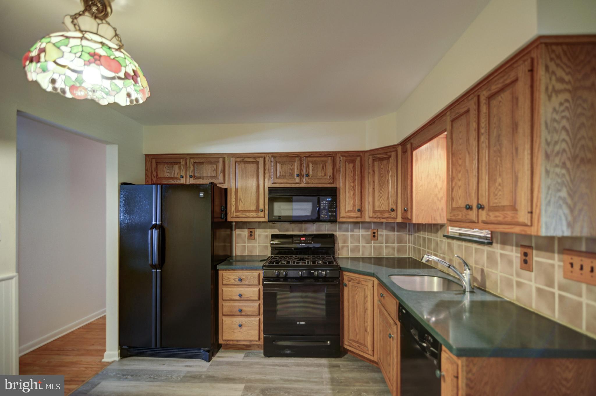 144 Cardinal Road Chalfont, PA 18914 - Photo 6 of 24 Gallery Image 6