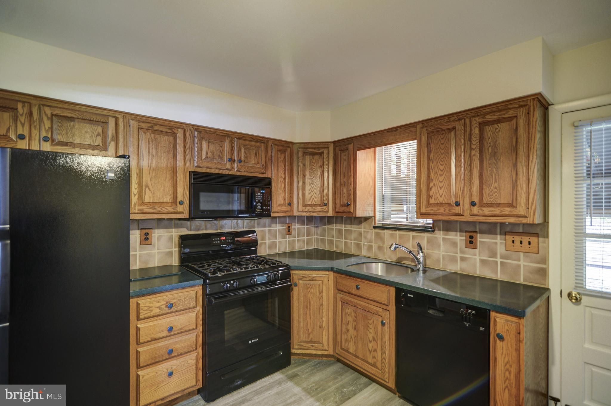 144 Cardinal Road Chalfont, PA 18914 - Photo 8 of 24 Gallery Image 8
