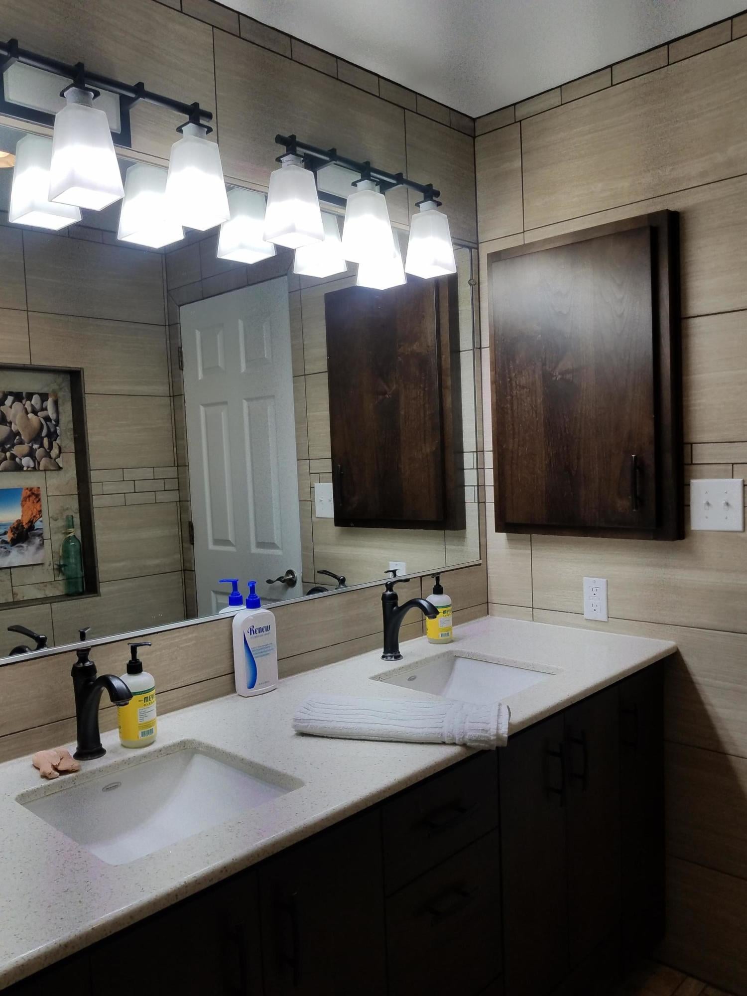 7837 Colonial Way Central Point, OR 97502 - Photo 12 of 25 20210107_143900