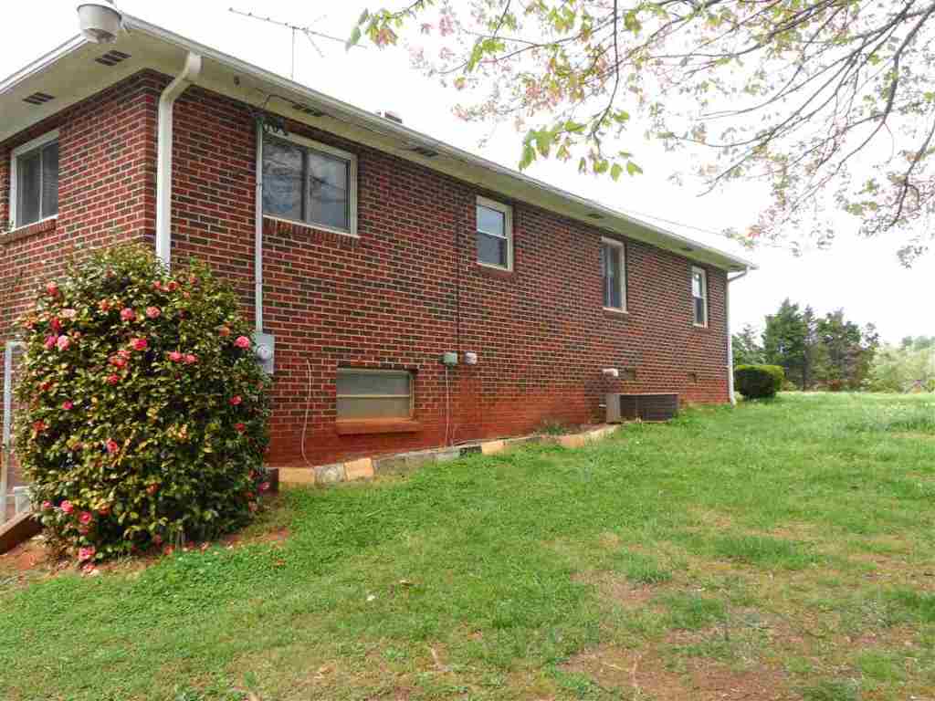 206 Fox Squirrel Ridge Road Pickens, SC 29671 - Photo 6 of 20