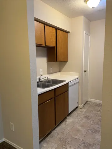 $750 | 12500 Sandpiper Drive, Unit 4, Houston, TX 77035