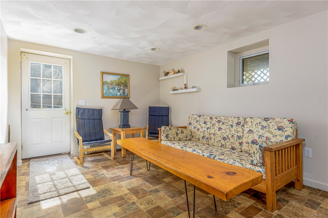 17 Beach Plum Road Narragansett, RI 02882 - Photo 12 of 20 Lower level au-pair suite with private access.