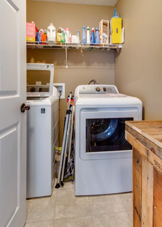 392 Cedar Grove Road Lebanon, TN 37087 - Photo 21 of 28 a utility room with dryer and washer