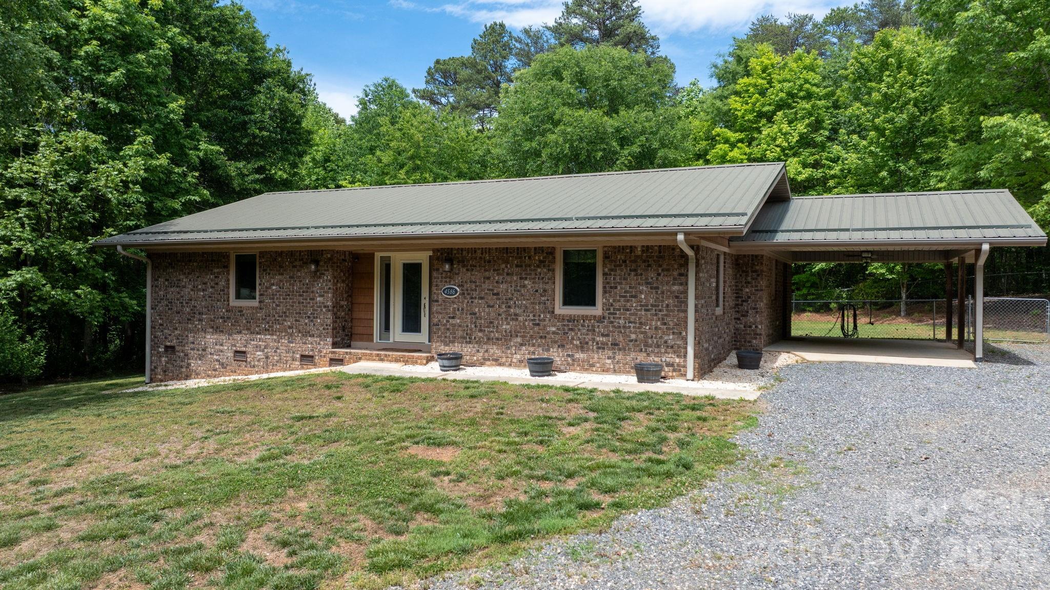 4586 Charlotte Street Conover, NC 28613 - Photo 3 of 48