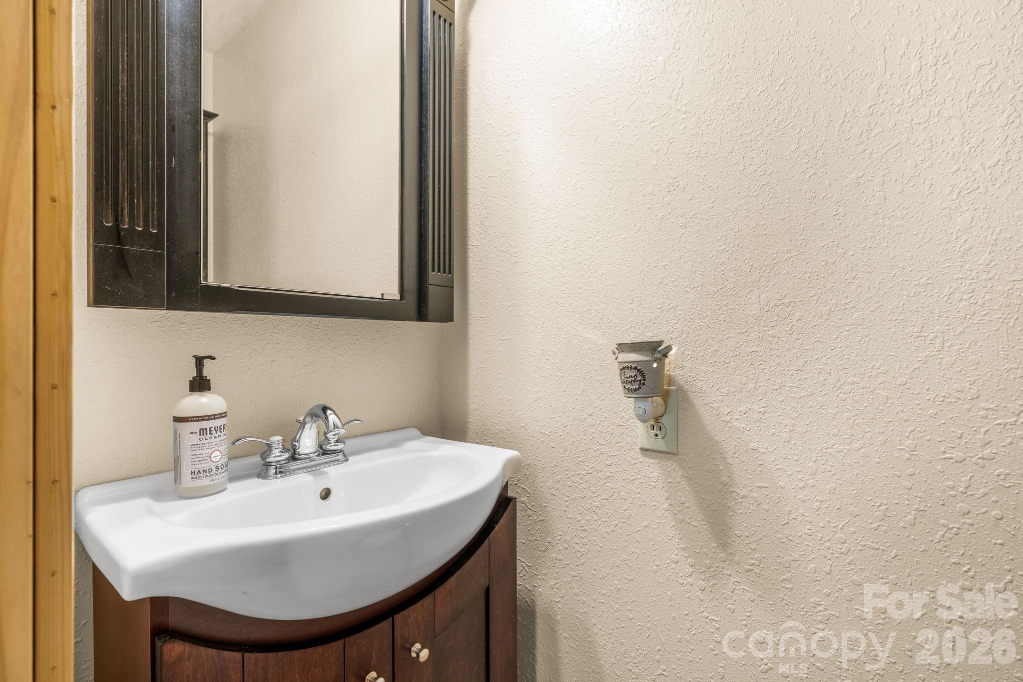 4586 Charlotte Street Conover, NC 28613 - Photo 31 of 48