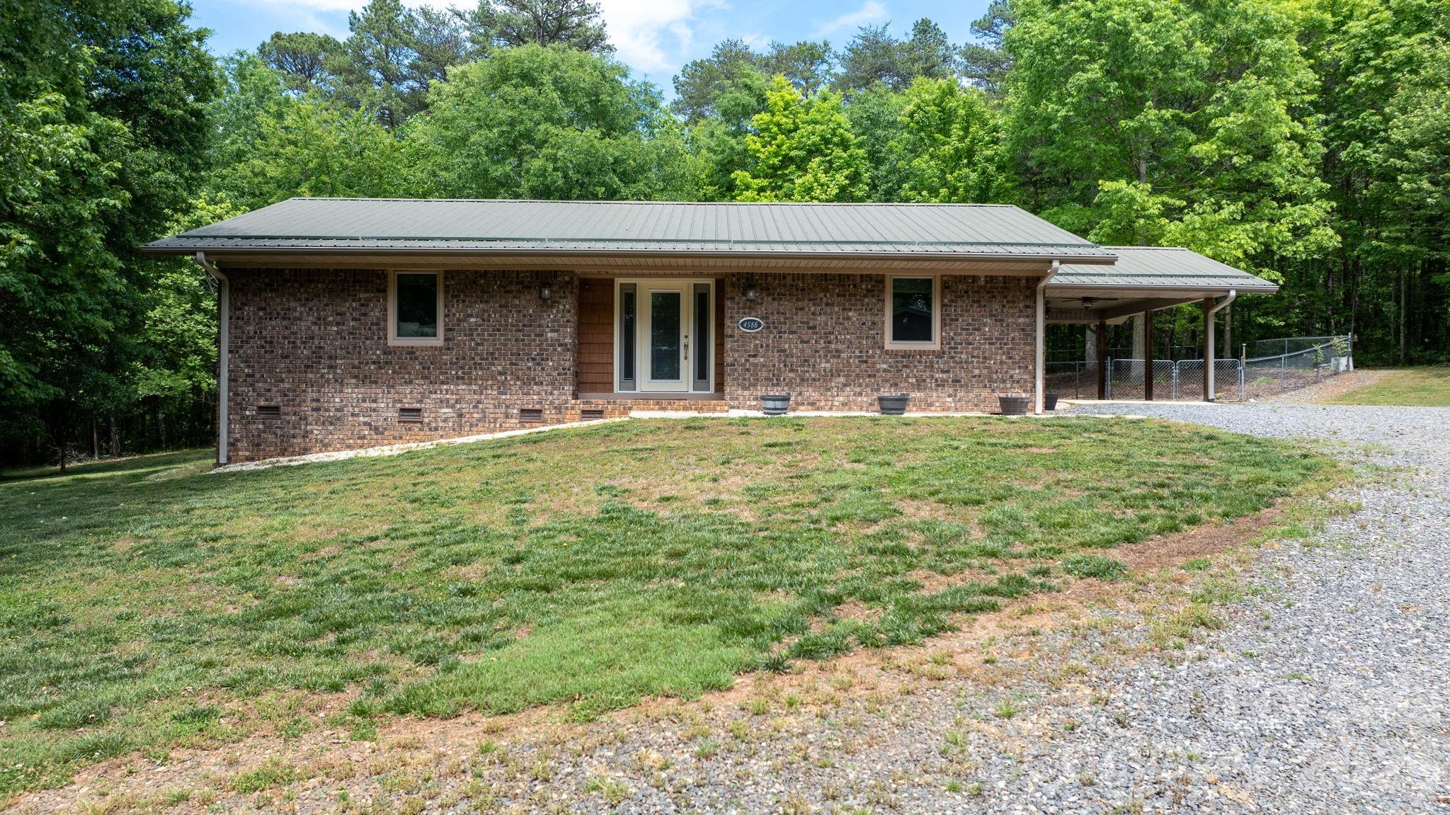 4586 Charlotte Street Conover, NC 28613 - Photo 4 of 48