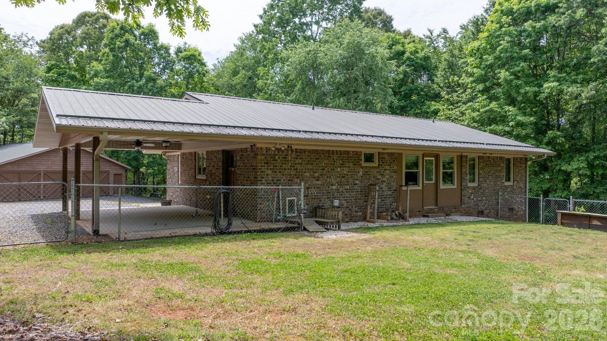 4586 Charlotte Street Conover, NC 28613 - Photo 7 of 48