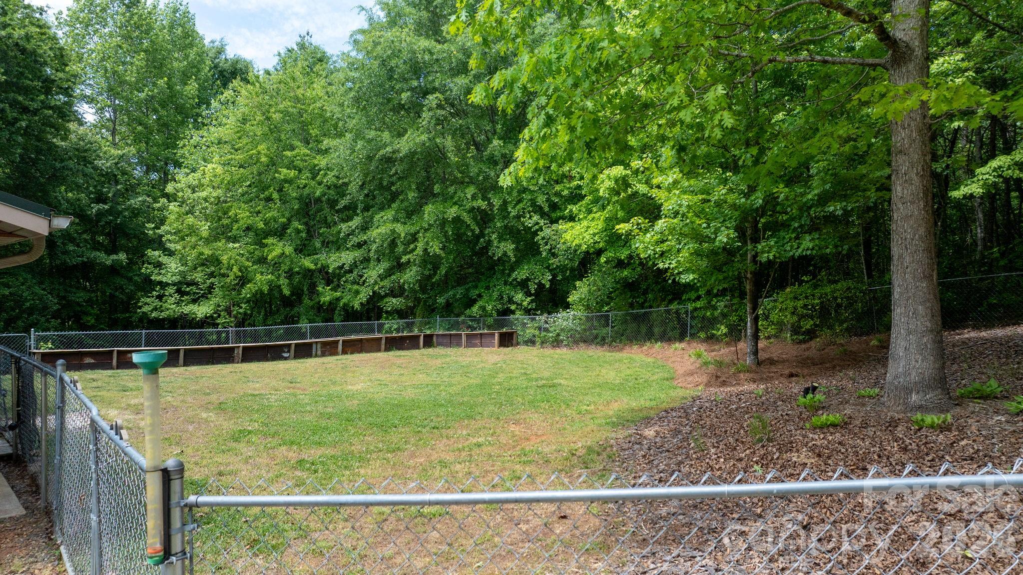 4586 Charlotte Street Conover, NC 28613 - Photo 8 of 48