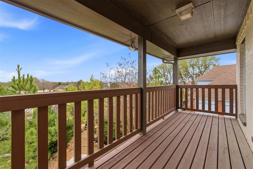906 Valley View Avenue Red Oak, TX 75154 - Photo 25 of 40 Located off upstairs living area.