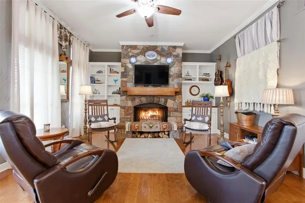 $549,000 | 906 Valley View Avenue, Red Oak, TX 75154
