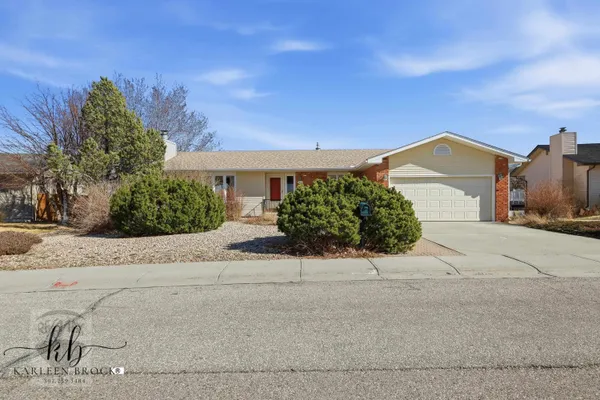 $379,000 | 3805 Ridgecrest Drive, Casper, WY 82604