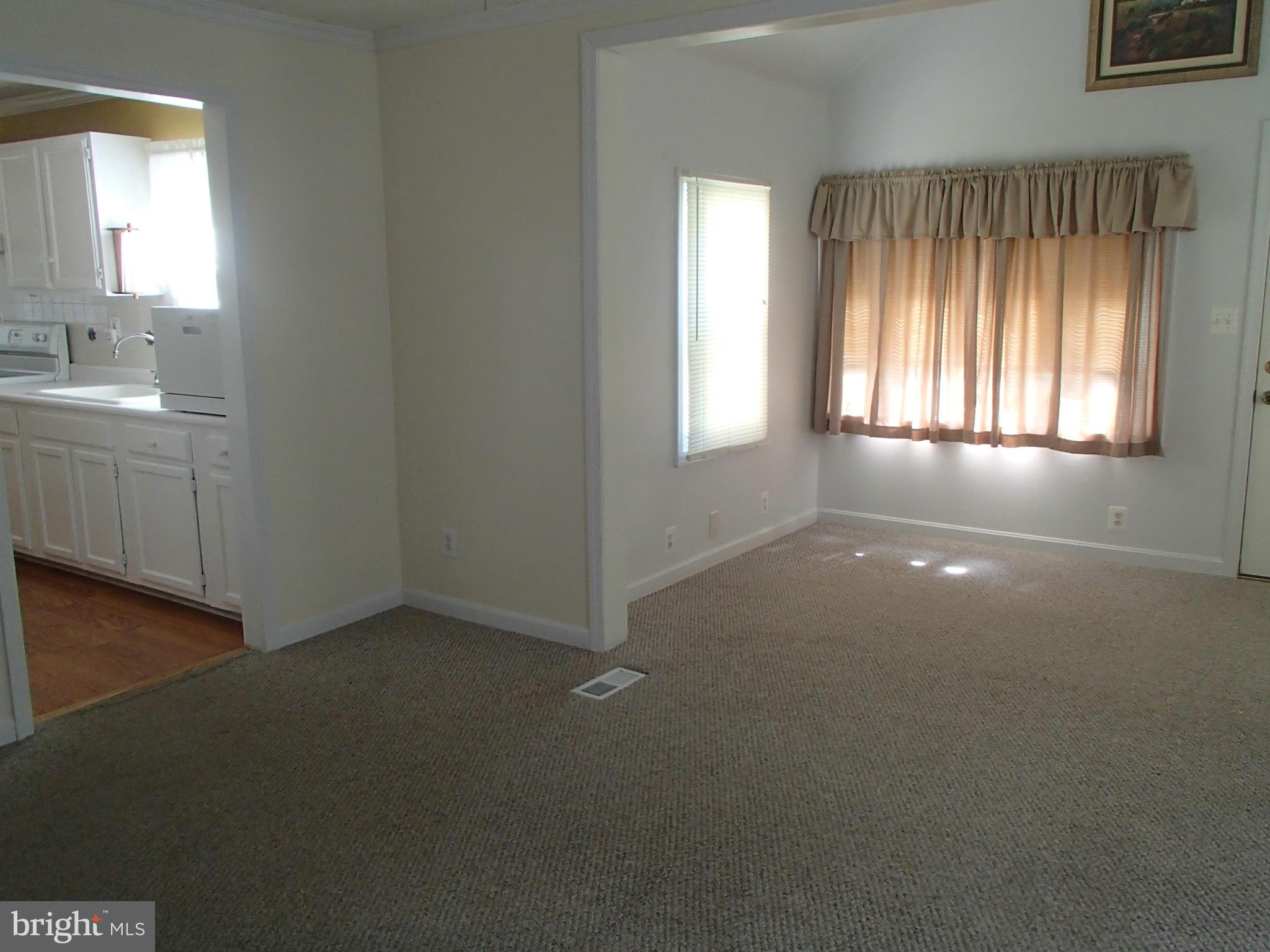 8174 Lea Road Pasadena, MD 21122 - Photo 11 of 29 Living Room