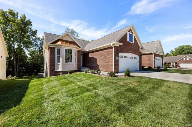 $589,000 | 925 West Baywood Drive, Bloomington, IN 47403