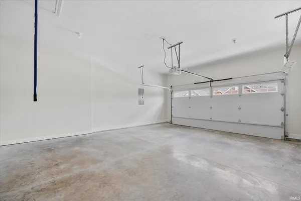 $589,000 | 925 West Baywood Drive, Bloomington, IN 47403