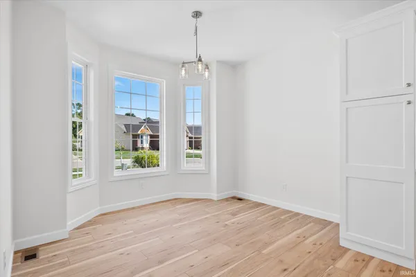 $589,000 | 925 West Baywood Drive, Bloomington, IN 47403