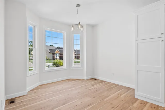 $589,000 | 925 West Baywood Drive, Bloomington, IN 47403