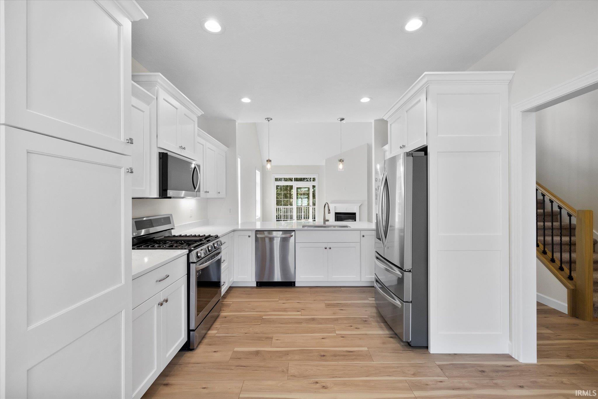 925 West Baywood Drive Bloomington, IN 47403 - Photo 7 of 32