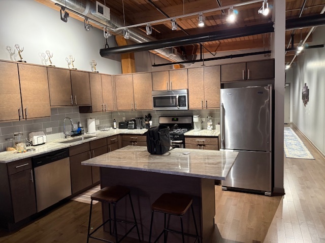 445 East Illinois Street, Unit 6404 Chicago, IL 60611 - Photo 2 of 23