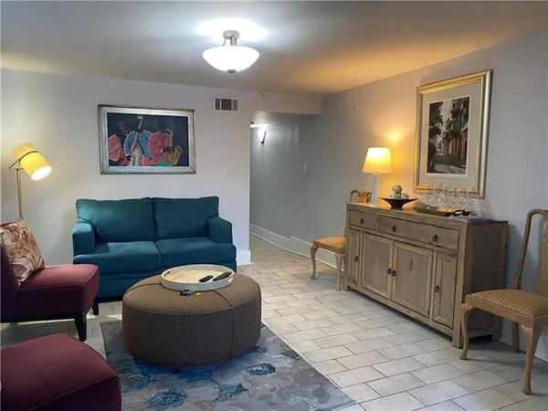 $1,600 | 930 Jackson Avenue, Unit 3, New Orleans, LA 70130