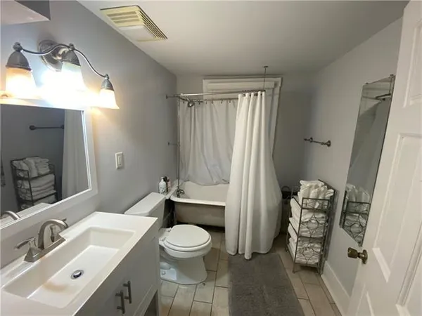 $1,600 | 930 Jackson Avenue, Unit 3, New Orleans, LA 70130