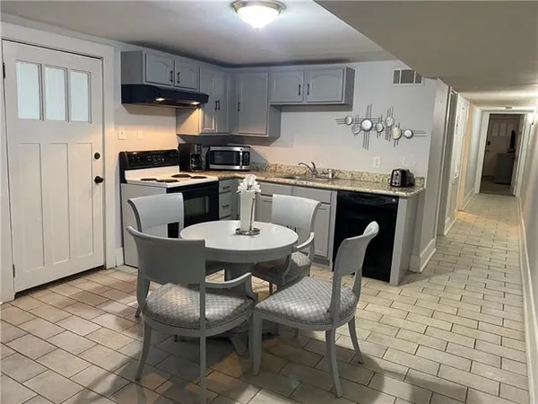 $1,600 | 930 Jackson Avenue, Unit 3, New Orleans, LA 70130