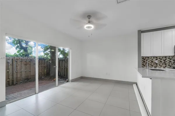 $2,380 | 1720 Northeast 33rd Avenue, Unit 1045, Homestead, FL 33033