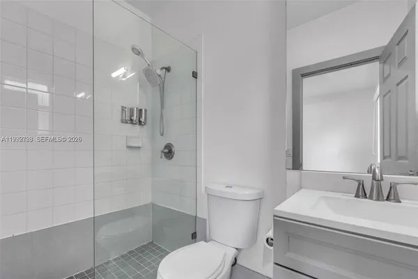 $2,380 | 1720 Northeast 33rd Avenue, Unit 1045, Homestead, FL 33033