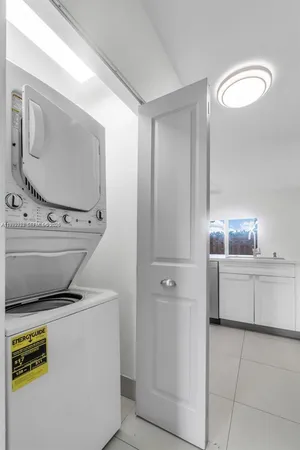 $2,380 | 1720 Northeast 33rd Avenue, Unit 1045, Homestead, FL 33033