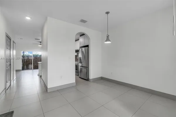 $2,380 | 1720 Northeast 33rd Avenue, Unit 1045, Homestead, FL 33033