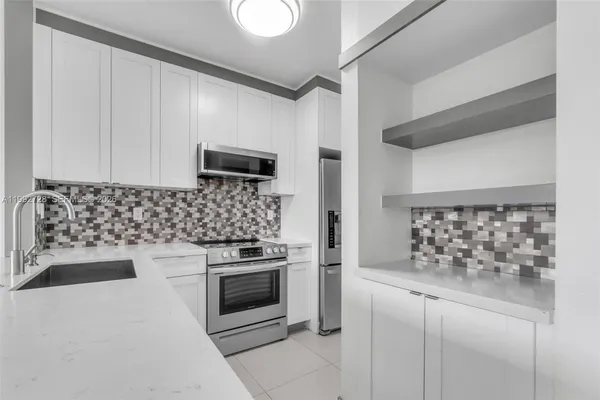 $2,380 | 1720 Northeast 33rd Avenue, Unit 1045, Homestead, FL 33033