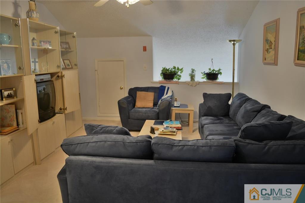 63 H Winthrop Road Monroe Township, NJ 08831 - Photo 10 of 19 Gallery Image 10