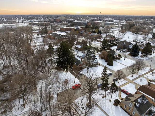 $310,010 | 6911 West Niles Terrace, Niles, IL 60714