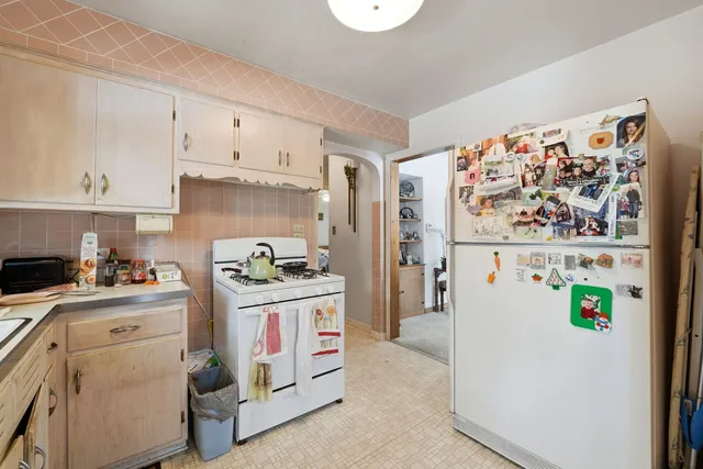 $310,010 | 6911 West Niles Terrace, Niles, IL 60714