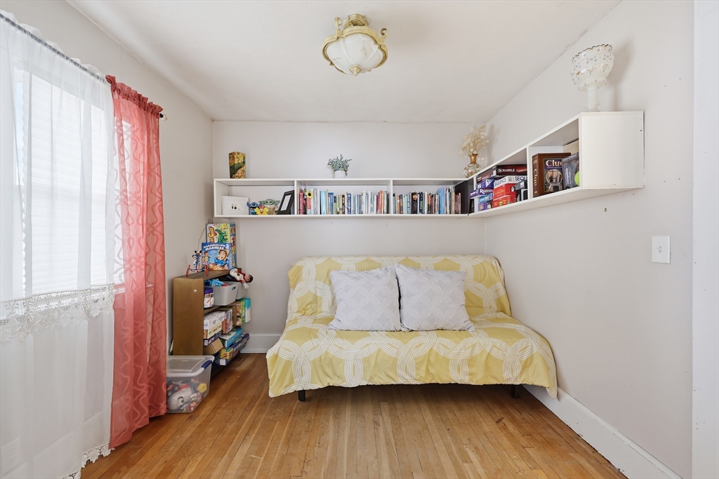 51-53 Ridgewood Avenue Holyoke, MA 01040 - Photo 11 of 42