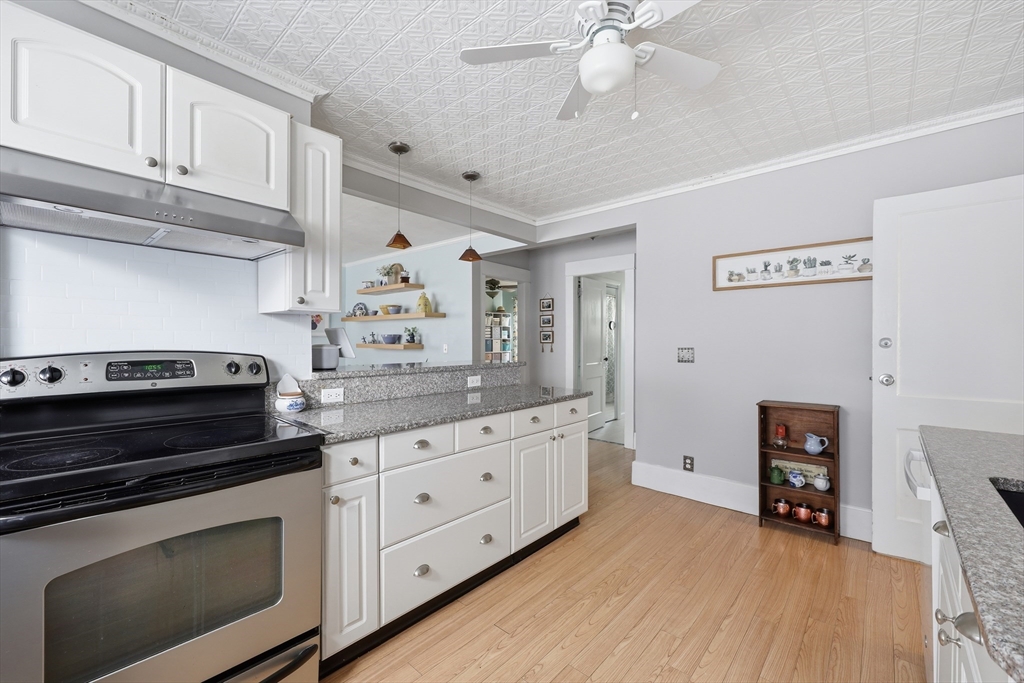 51-53 Ridgewood Avenue Holyoke, MA 01040 - Photo 14 of 42