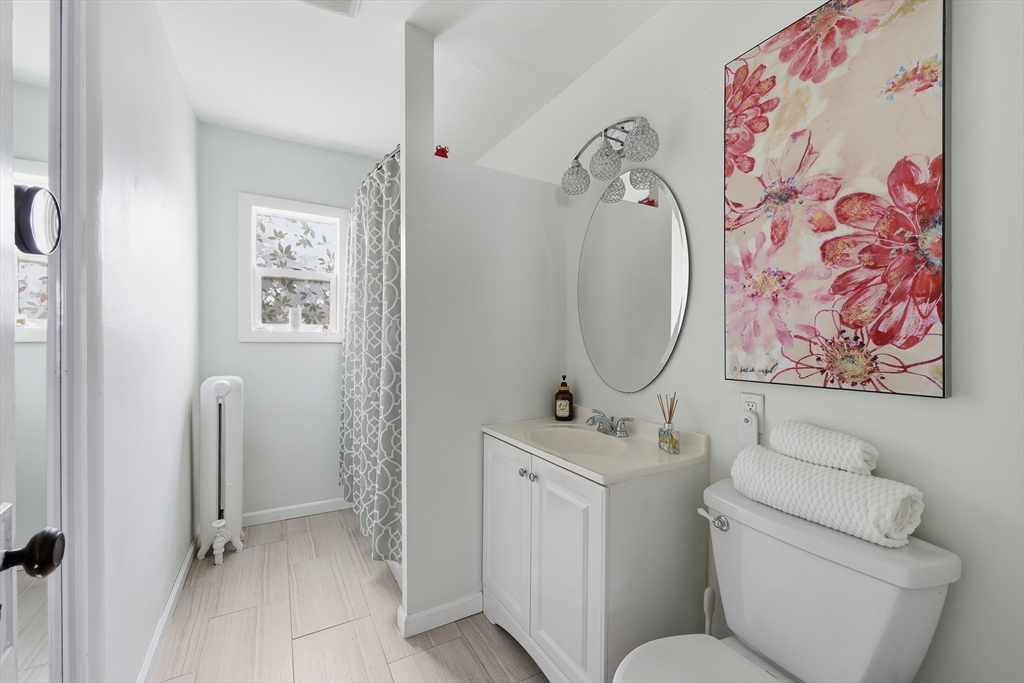 51-53 Ridgewood Avenue Holyoke, MA 01040 - Photo 18 of 42