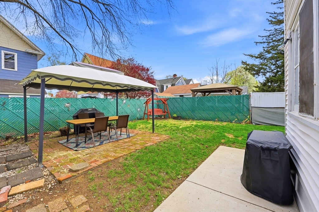 51-53 Ridgewood Avenue Holyoke, MA 01040 - Photo 38 of 42