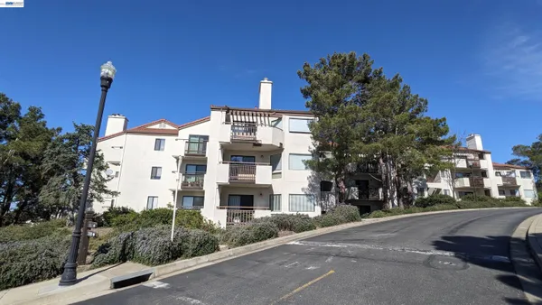 $439,000 | 21103 Gary Drive, Unit 304D, Hayward, CA 94546