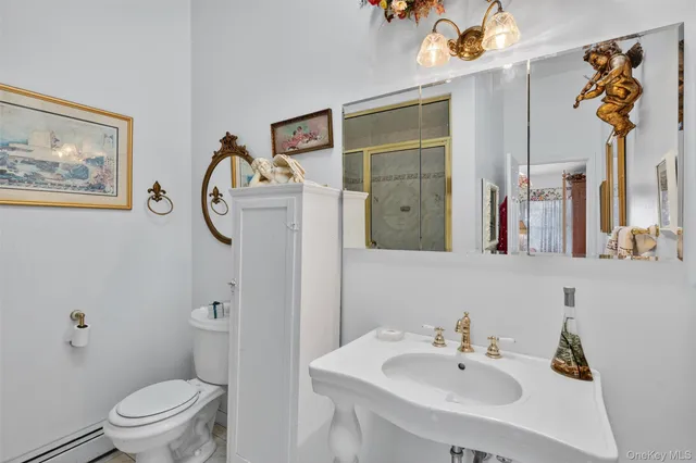 $650,000 | 282 Tamerisk Lane, New Windsor, NY 12553