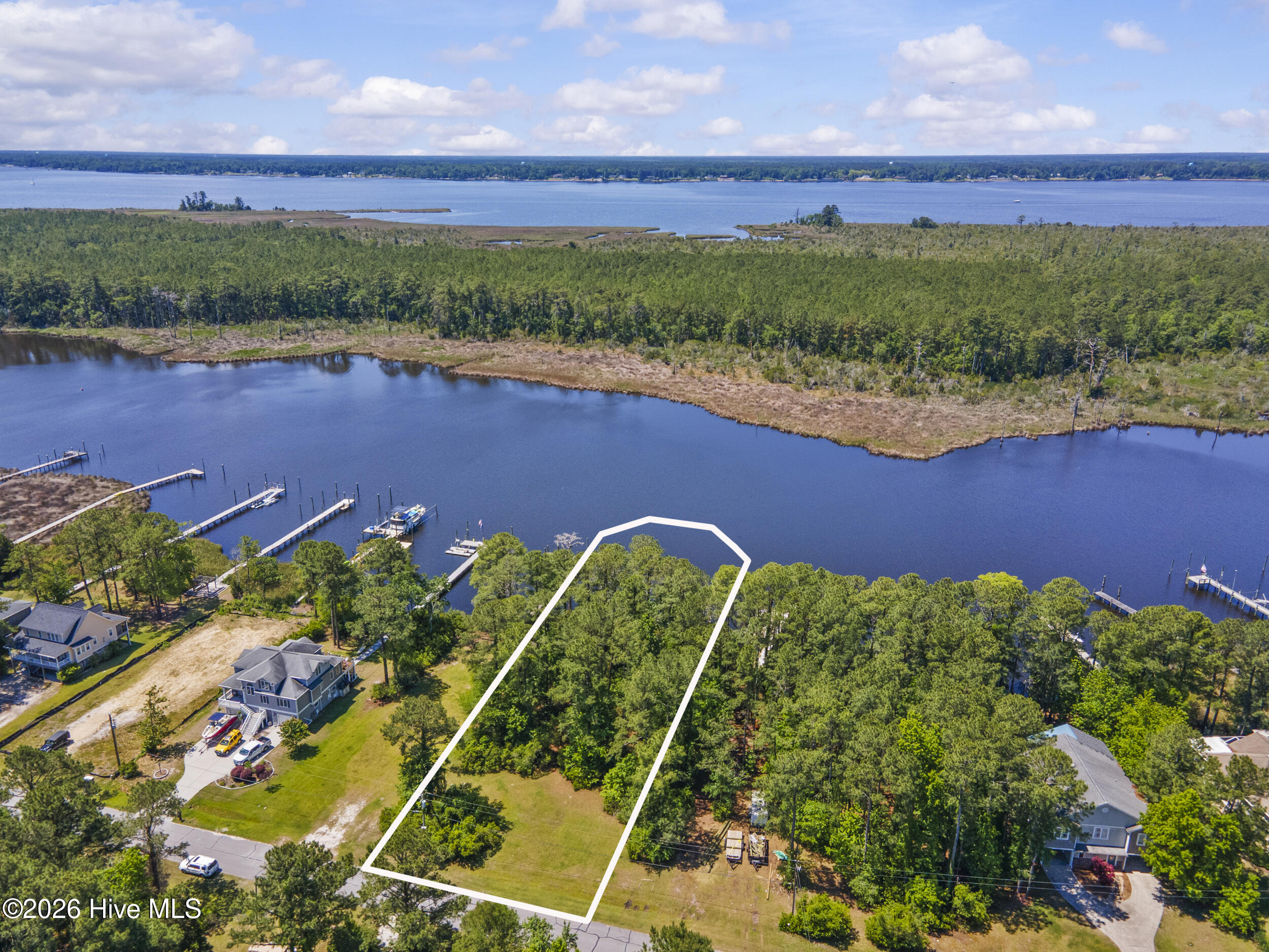 5202 Bucco Reef Road New Bern, NC 28560 - Photo 4 of 29 5202 Bucco Reef Road