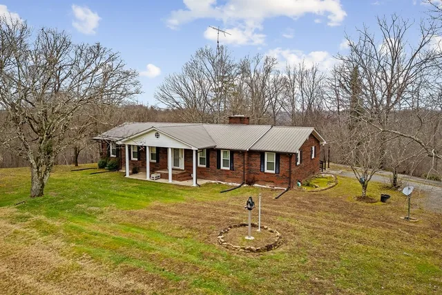 $399,900 | 1385 York Highway, Gainesboro, TN 38562