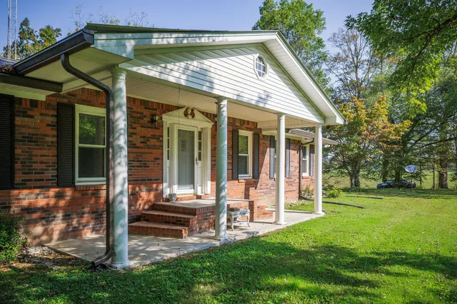 $399,900 | 1385 York Highway, Gainesboro, TN 38562