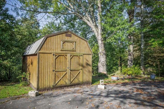 $399,900 | 1385 York Highway, Gainesboro, TN 38562