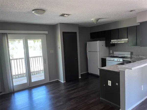 $800 | 4910 Pepper Lane, Unit D, Austin, TX 78744